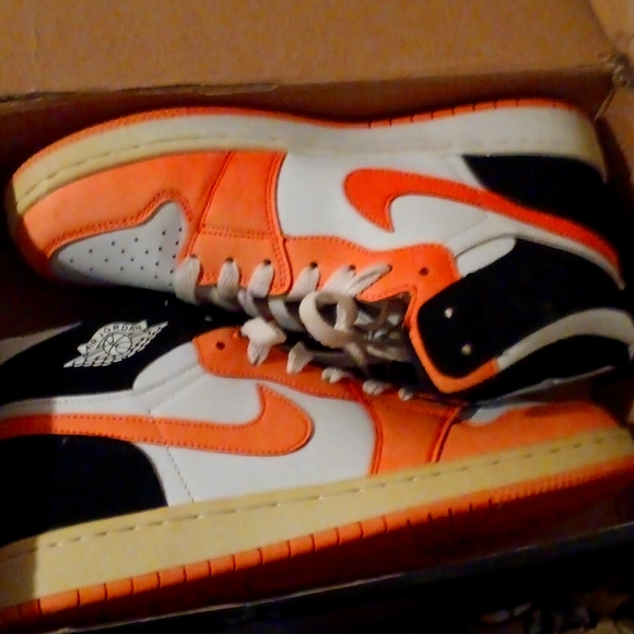 Jordan size 7.5 - Picture 1 of 1